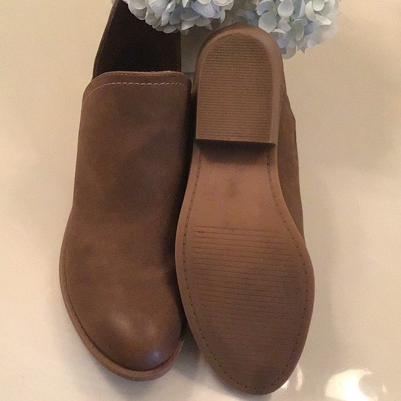 Boots 👢 - Picture 2 of 4